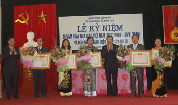 5 thầy cô giáo tỉnh Điện Biên được tặng danh hiệu Nhà giáo ưu tú.