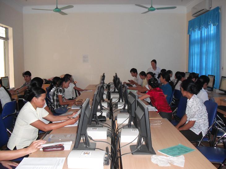 Lớp bồi dưỡng về CNTT hè 2010 tại phòng Giáo dục và Đào tạo thị xã Mường Lay